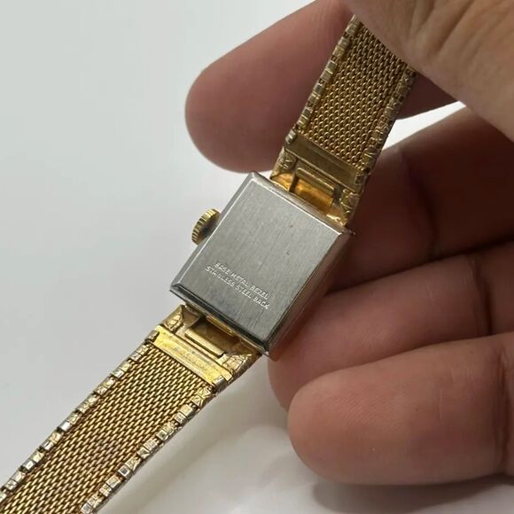 Vintage Timex Gold Tone Green Dial Manual Wind Women's Watch - Picture 5 of 7